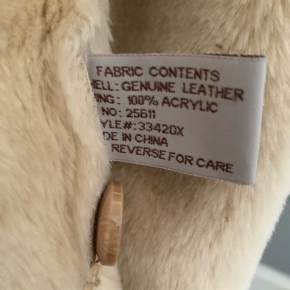 Jones New York Tan and Cream / Ivory Suede Jacket lined with faux fur. - Picture 5 of 15
